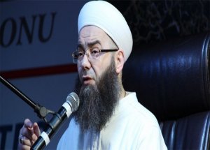 Cübbeli Ahmet Hoca yaşarken mezarını aldı