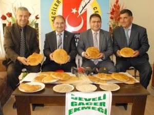 Pirincin Alternatifi Gacer Buğdayından Ekmek Yapıldı