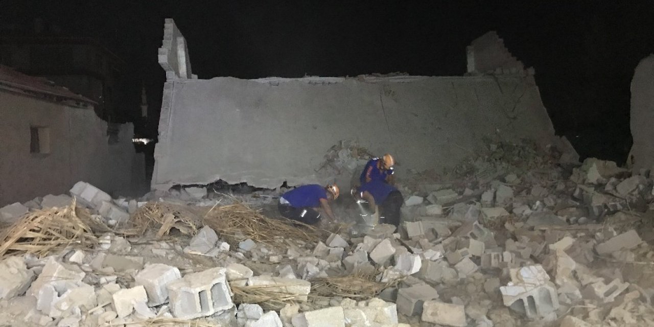 Konya’da boş müstakil ev çöktü