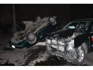 Aksaray'da Trafik Kazası:4 Yaralı