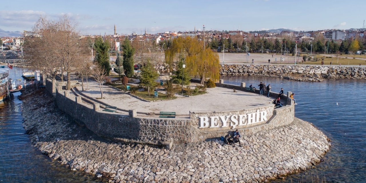 Beyşehir Belediyesi sevgi  adasının çehresini yeniledi