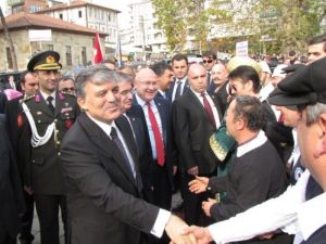 Cumhurbaşkanı Gül, Birlik Ve Beraberlik Mesajları Verdi