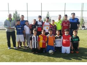 Cizre Emniyeti Öğrencileri Futbolda Buluşturdu