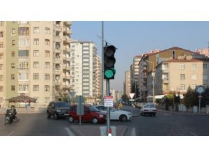 Güneş Enerjisi İle Çalışan Sinyalizasyon Sistemi Kuruldu