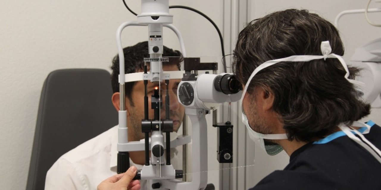 Prof. Dr. Kamış: “Pandemi sürecinde kontakt lens kullanımını çok önermiyoruz”