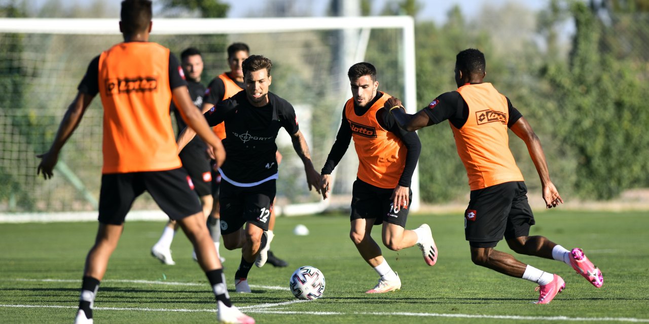 Konyaspor'da Yeni Malatyaspor maçı hazırlıkları devam ediyor