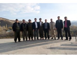 Kaymakam Hava Saldırısında 34 Kişinin Öldüğü Gülyazı Köyünü Ziyaret Etti