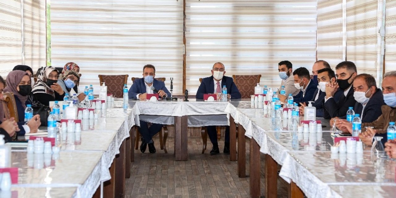 Mustafa Kavuş, AK Parti Meram’ın yeni yönetimiyle bir araya geldi