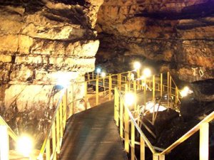 Tınaztepe Mağarasını 30 Bin Kişi Gezdi