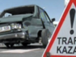 Konya'da İki Otomobil Çarpıştı: 8 Yaralı