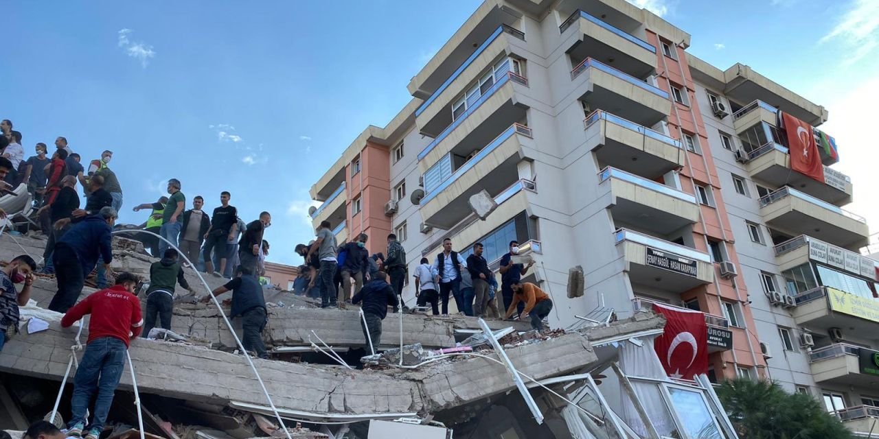 Fehmi Koru'dan deprem yazısı: "Yapmayı beceremiyoruz"