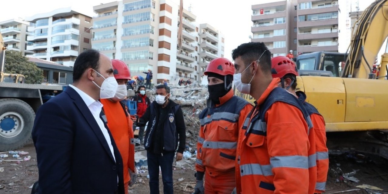 Başkan Altay İzmir’de deprem bölgesini ziyaret etti