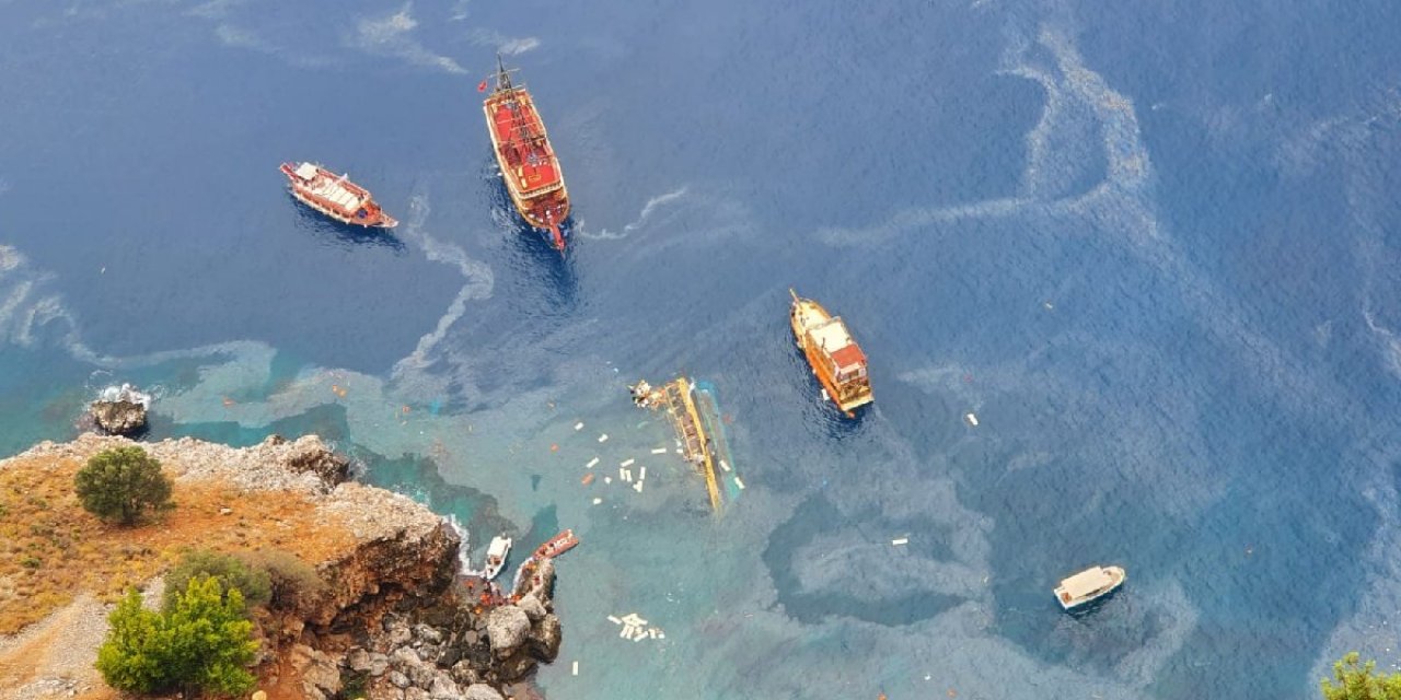 Alanya’da tur teknesi battı