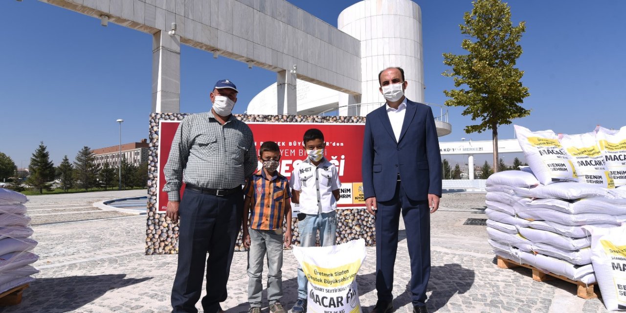 Konya Büyükşehir'den yonca tohumu desteği