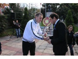 "Milletleri Yeniden Ayağa Kaldıracak Olan Öğretmenler Olmuştur"