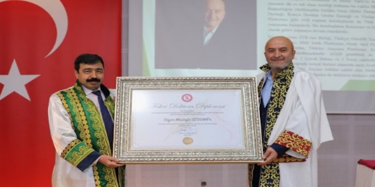 Mehir Vakfı Başkanı Mustafa Özdemir'e fahri doktora unvanı verildi