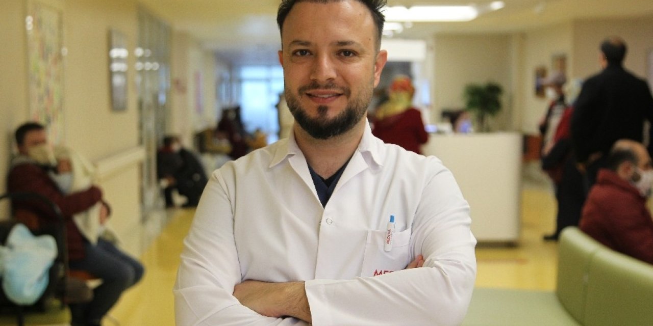 Op. Dr. Kıraç: “Diz ağrısı kireçlemenin de habercisi olabilir”