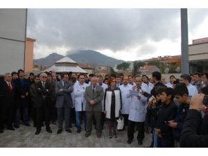 Dershane Öğretmenleri 'Öğretmenler Günü'nü Buruk Kutladı