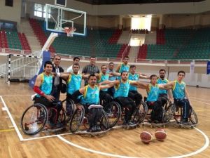 Batman Tekerlekli Sandalye Basketbol Takımı Fark Attı