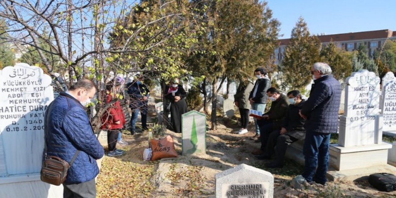 Hasan Hüseyin Tanrıverdi, mezarı başında anıldı