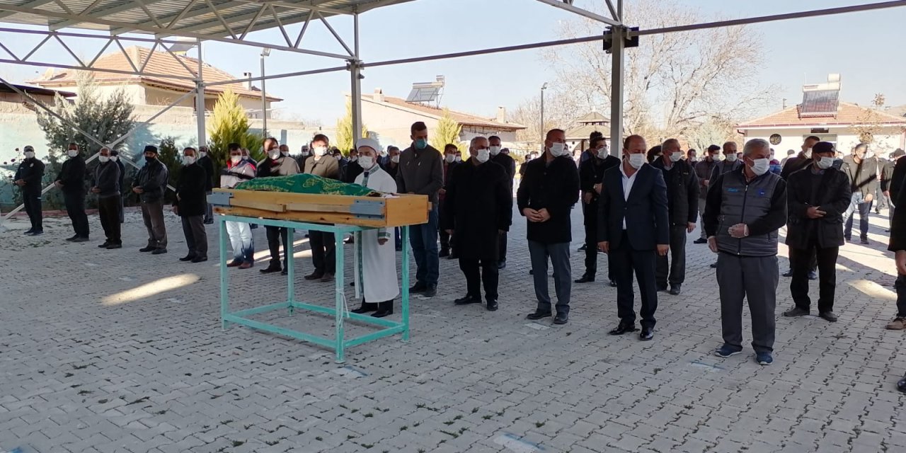 Konya'da sobadan sızan gazdan zehirlenerek ölen 3 arkadaşın cenazeleri toprağa verildi