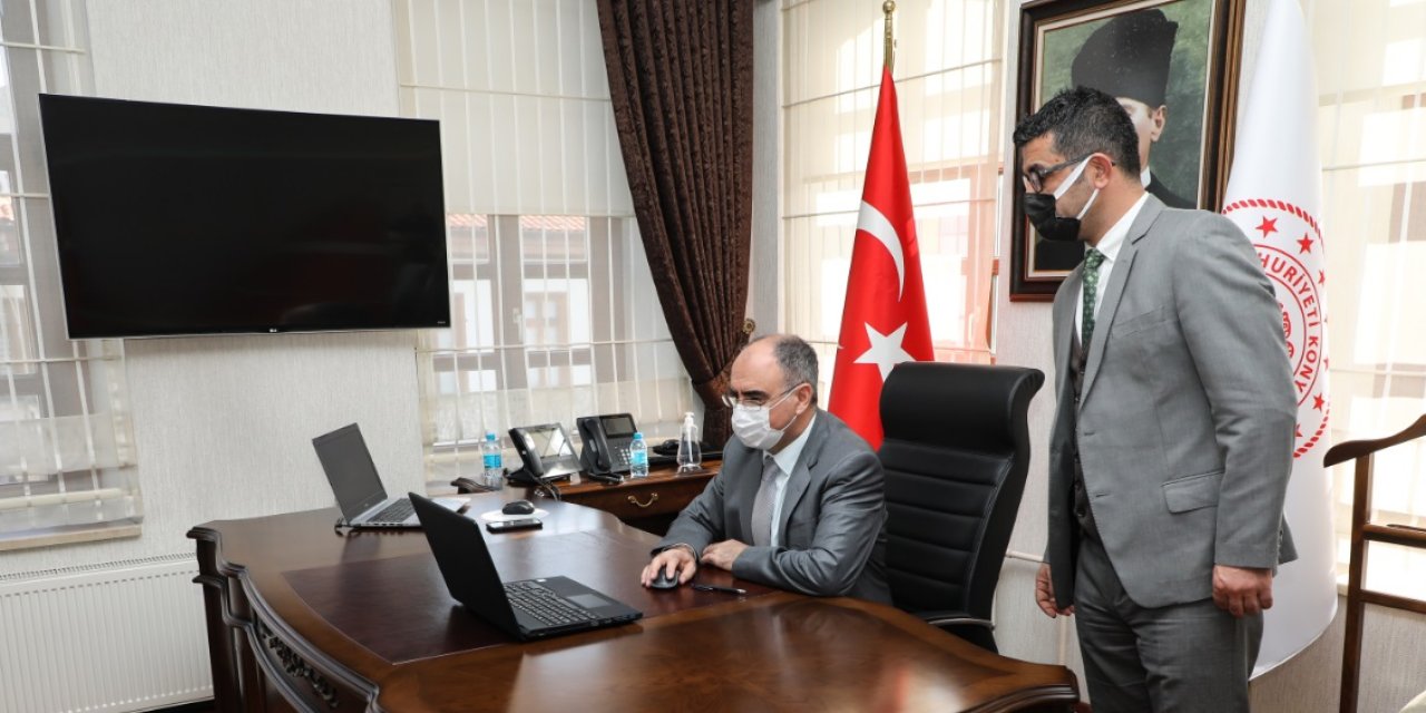 Konya Valisi Özkan, AA'nın "Yılın Fotoğrafları" oylamasına katıldı