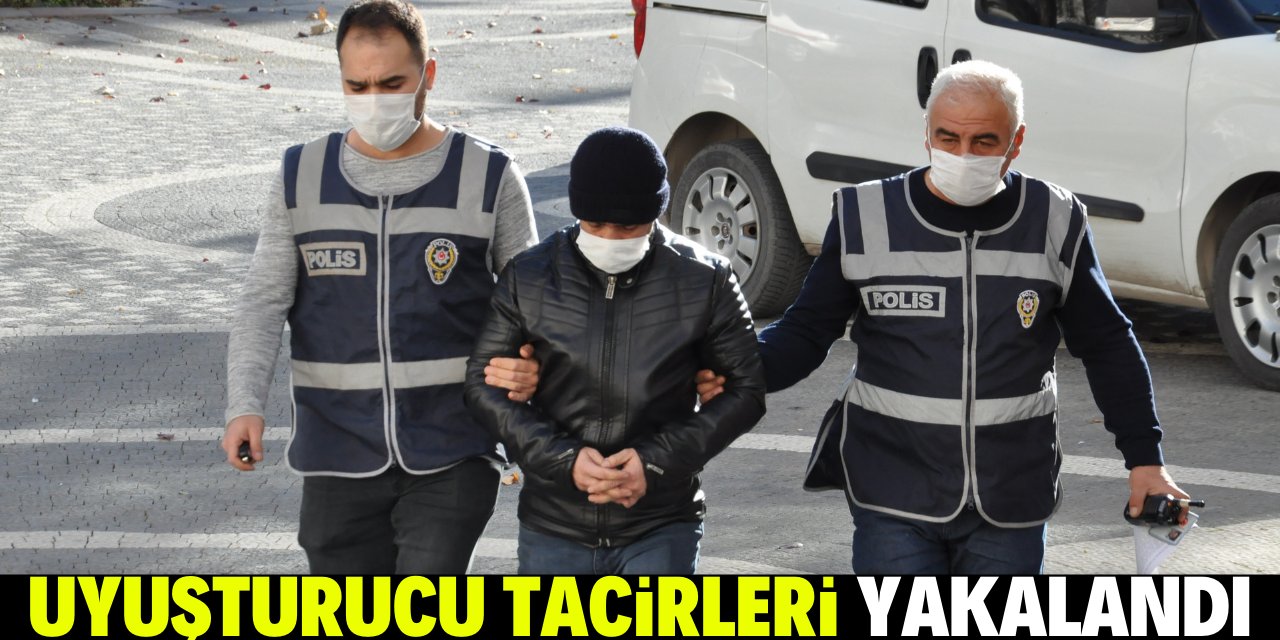 Konya'da uyuşturucu ticareti yaptığı ileri sürülen eczacı kalfası ile 2 kişi gözaltına alındı