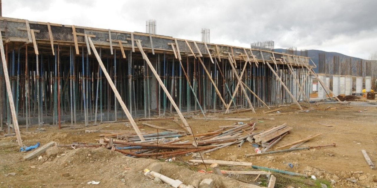 Akşehir’de yeni otogar inşaatı hızla yükseliyor
