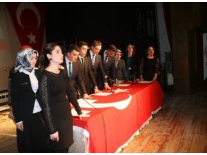 Yozgat’ta Öğretmenler Korosu Konseri Beğenildi