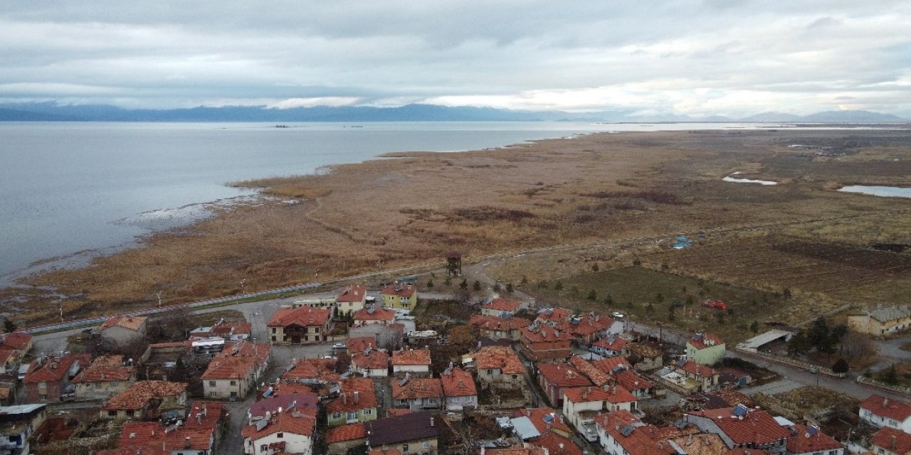Beyşehir Gölü'nde su seviyesi azalıyor