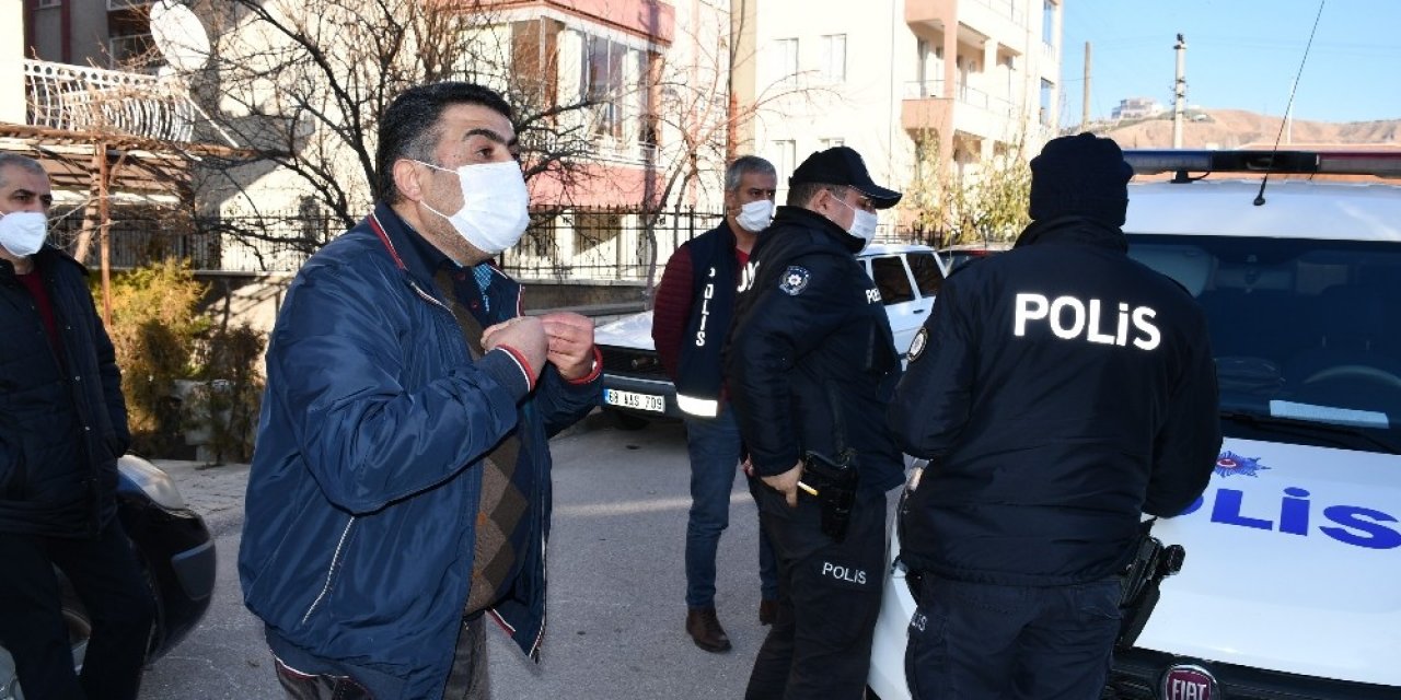 Aksaray’da sokakta yakalanan vatandaş önce inkar, sonra itiraf etti