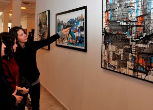 SÜ'de 42 sanatçı 42 eserini sergiledi