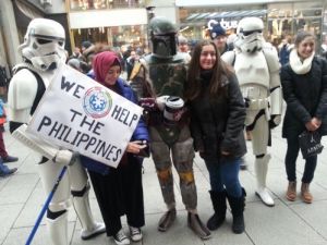 Filipinler'e Yardımı 'Uzaylılar' Topluyor