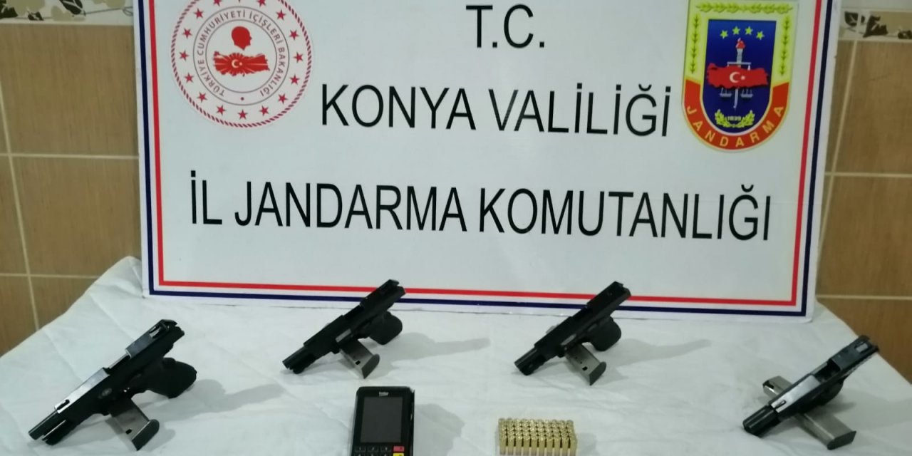 Konya'da jandarmadan silah operasyonu: 4 tabanca ele geçirildi