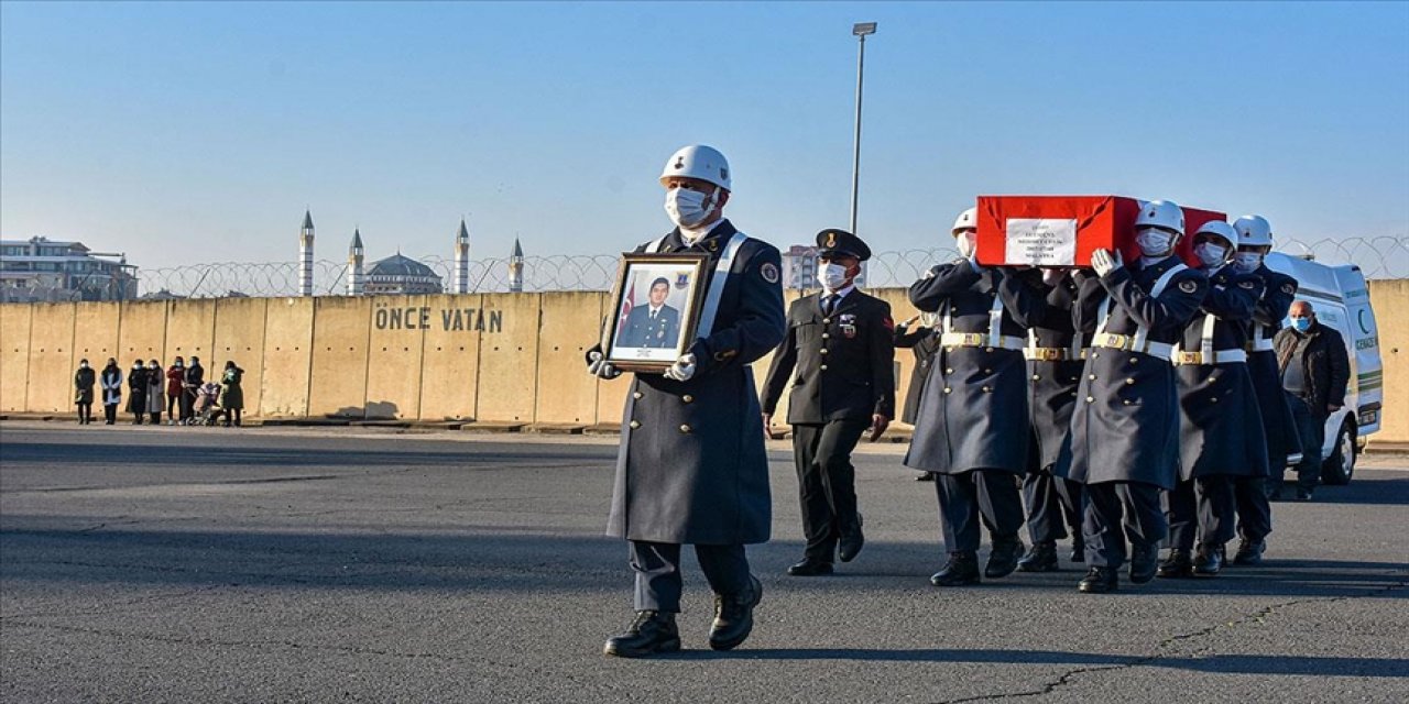 Diyarbakır'da şehit Jandarma Uzman Çavuş Çelik için tören düzenlendi