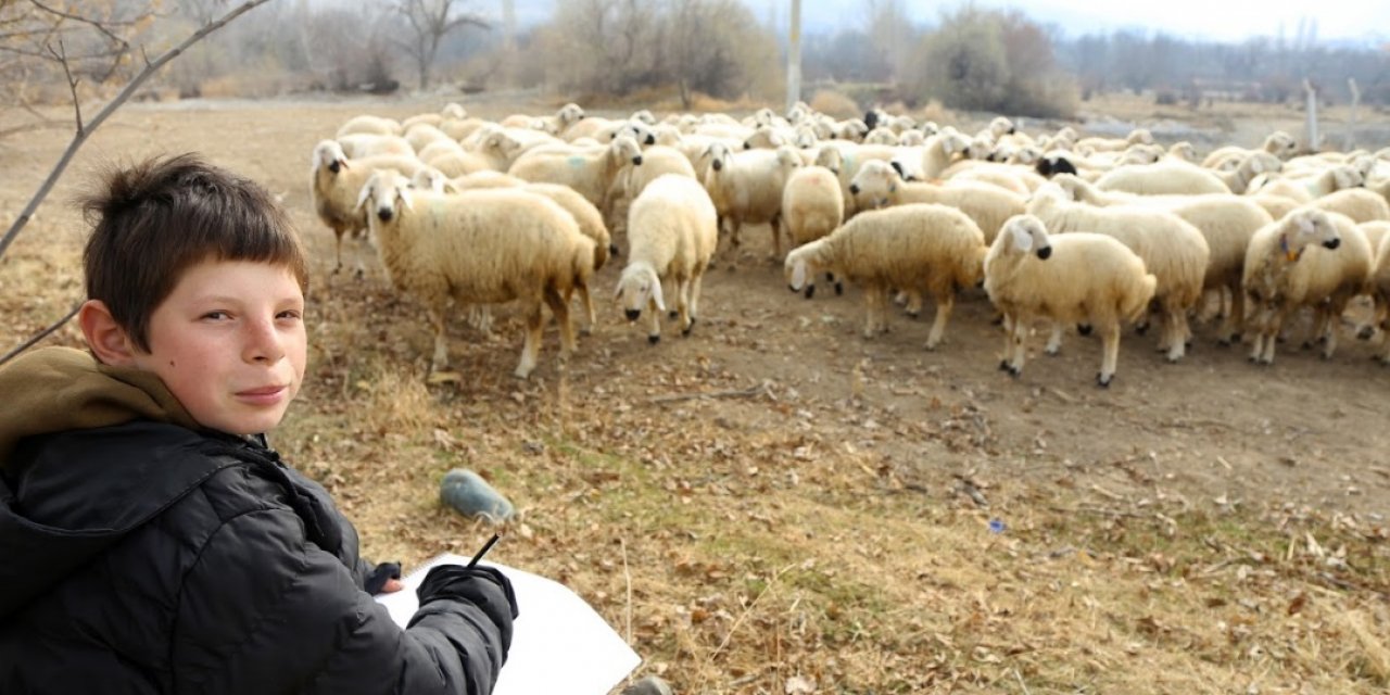 Konyalı "küçük çoban" yaptığı resimlerle herkesin beğenisini kazanıyor