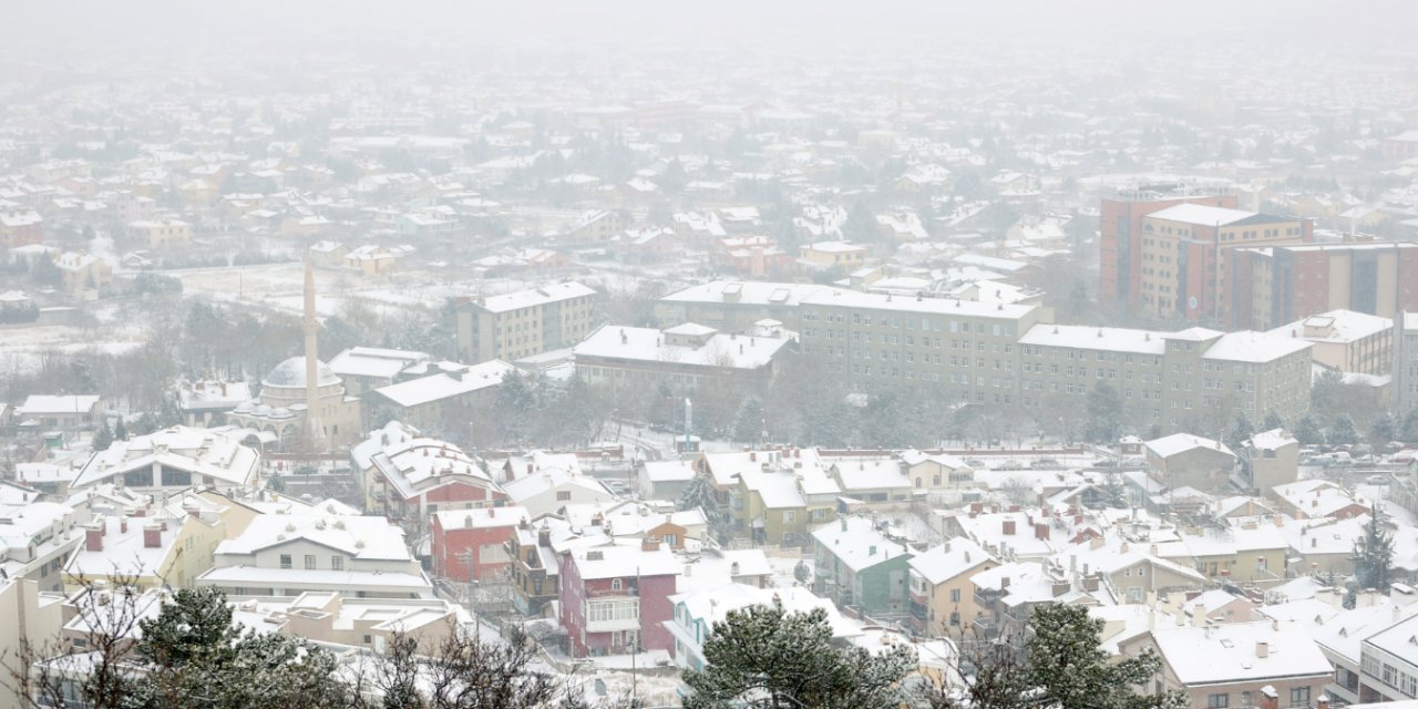 Konya'da kar ve tipi etkili oldu