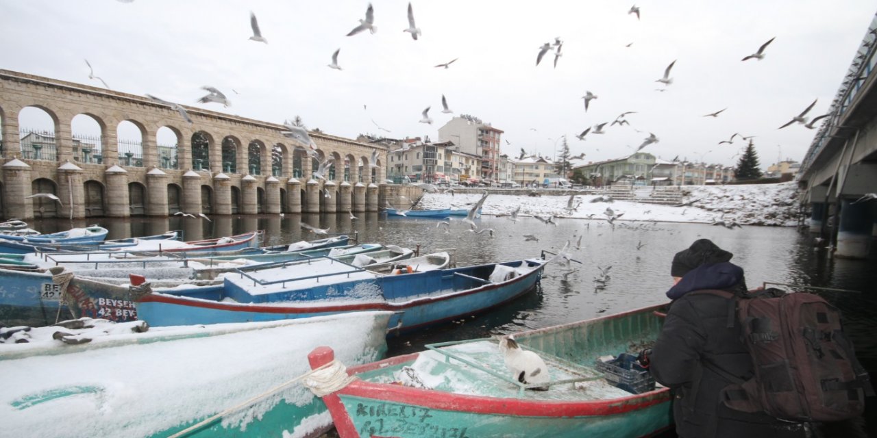 Beyşehir'de kış şartları hayatı olumsuz etkiledi