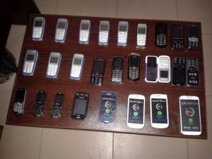Kadirli'de Kaçak Telefon Operasyonu