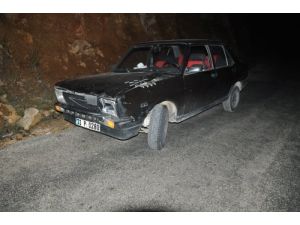 Kozan'da İki Otomobil Çarpıştı