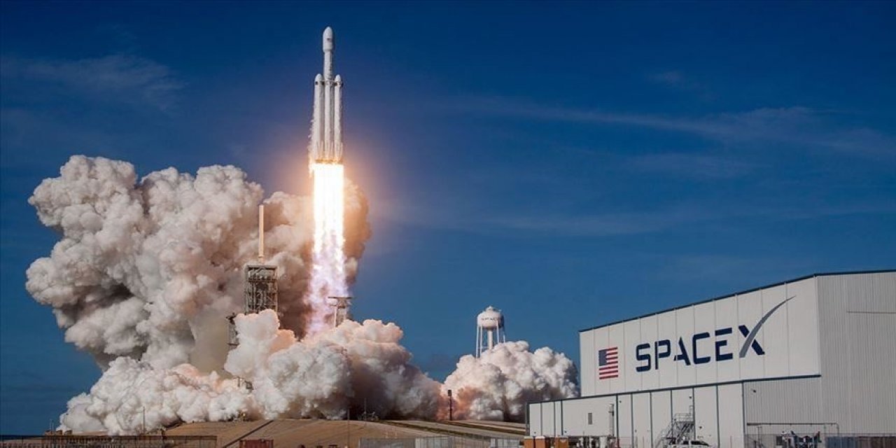 SpaceX uzaya ilk sivil uçuşunu bu yıl gerçekleştirmeyi planlıyor