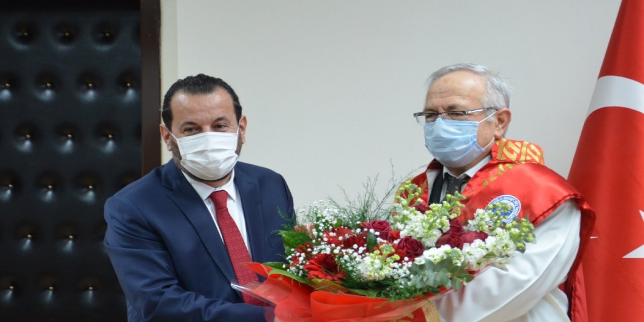 Karamanoğlu Mehmetbey Üniversitesi Rektörü Prof. Dr. Namık Ak görevine başladı