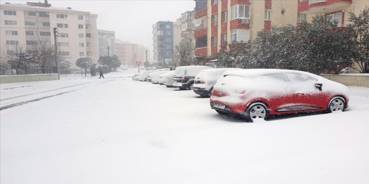 Güney Marmara'da yoğun kar etkili oluyor