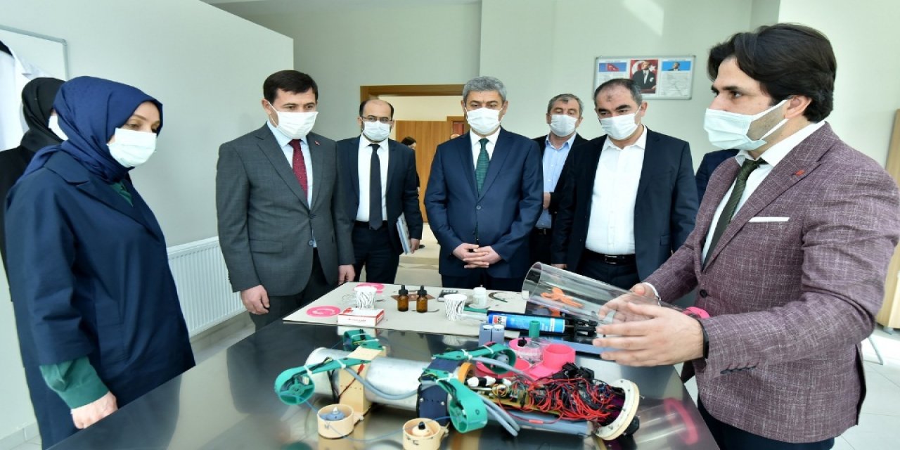 AK Parti Genel Başkan Yardımcısı Usta Karatay BİLSEM'i ziyaret etti