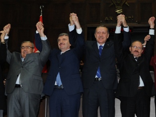 Akyürek: Yeni hizmetler bekliyor