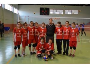 Yozgat’ta Liseler Arası Voleybol Turnuvası Başladı