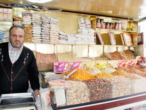 Aşure bereketi yüzleri güldürdü
