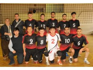 1930 Bafraspor Voleybol Takımı Grup Lideri Oldu