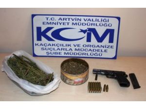 Artvin'de Kaçak Sigara Ve Silah Operasyonu