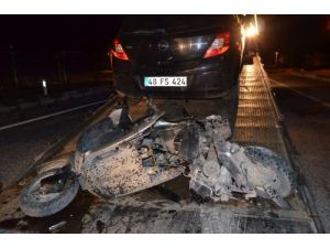 Otomobil Motosiklete Arkadan Çarptı: 1 Ölü, 1 Yaralı